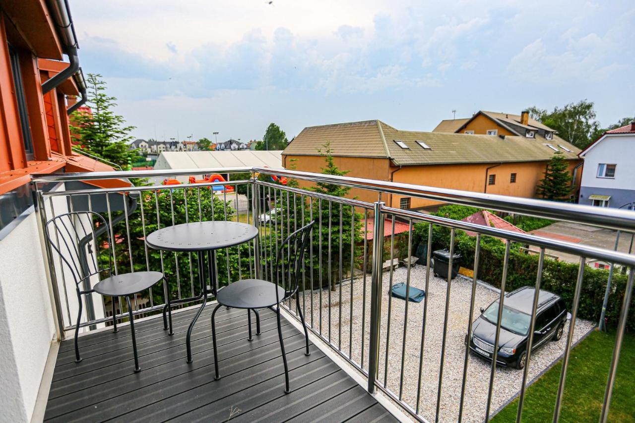 Apart Baltyk Pokoje & Apartamenty Łeba Exterior foto