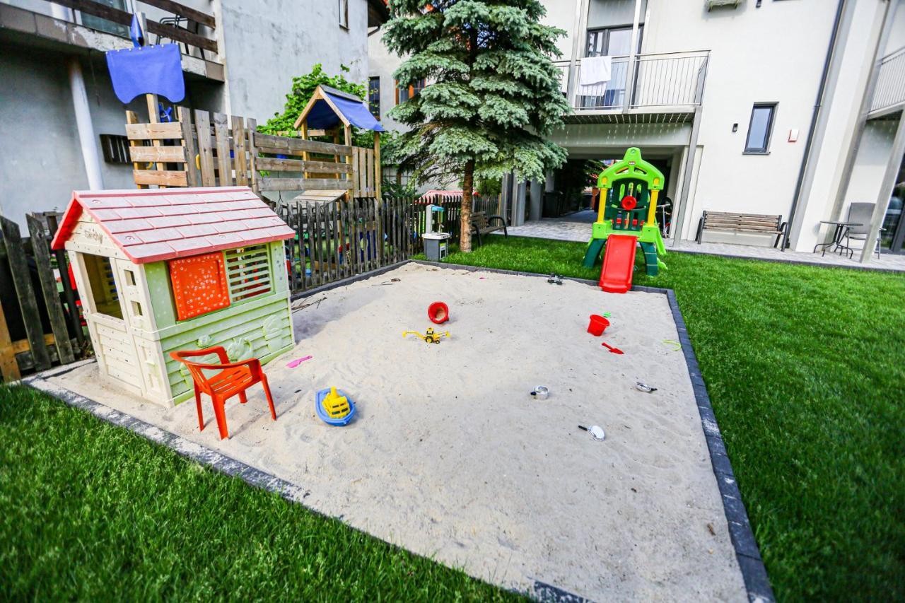 Apart Baltyk Pokoje & Apartamenty Łeba Exterior foto