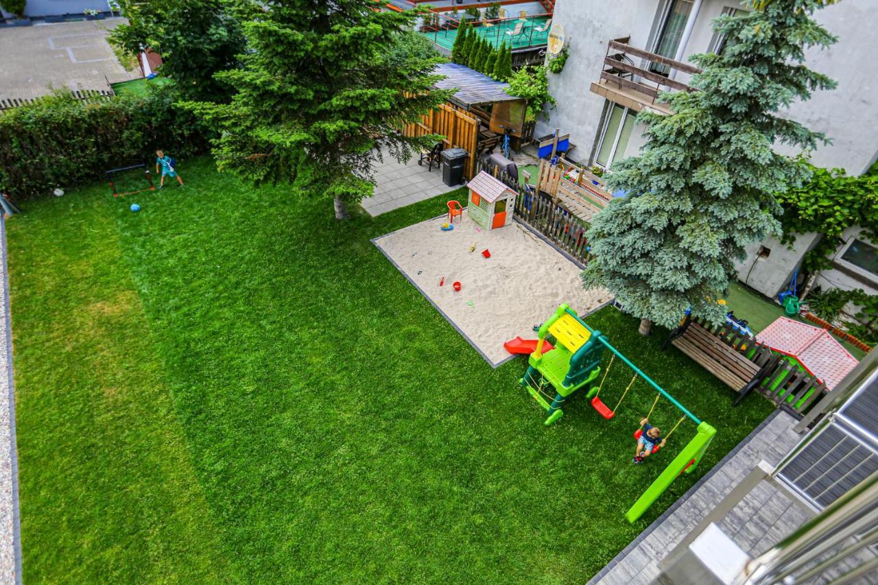 Apart Baltyk Pokoje & Apartamenty Łeba Exterior foto