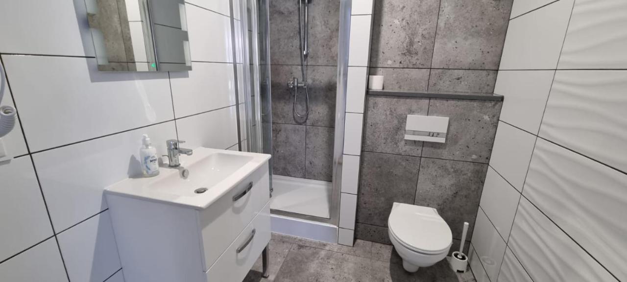 Apart Baltyk Pokoje & Apartamenty Łeba Exterior foto